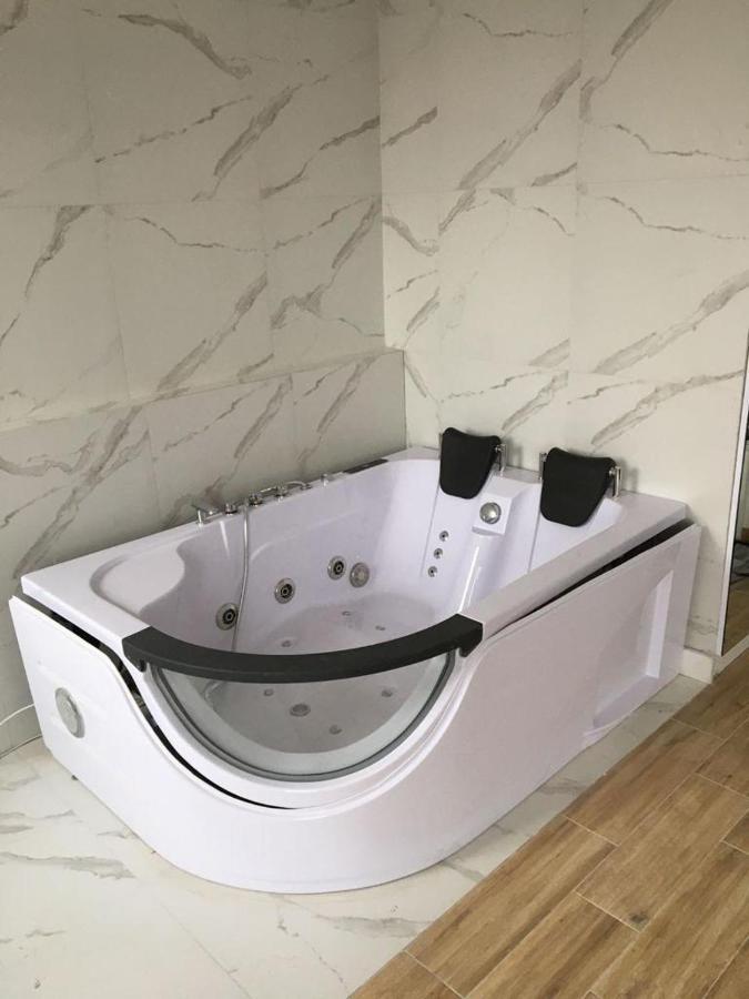 Yourapart Jacuzzi Przy Zamku Krolewskim Warsaw Ngoại thất bức ảnh